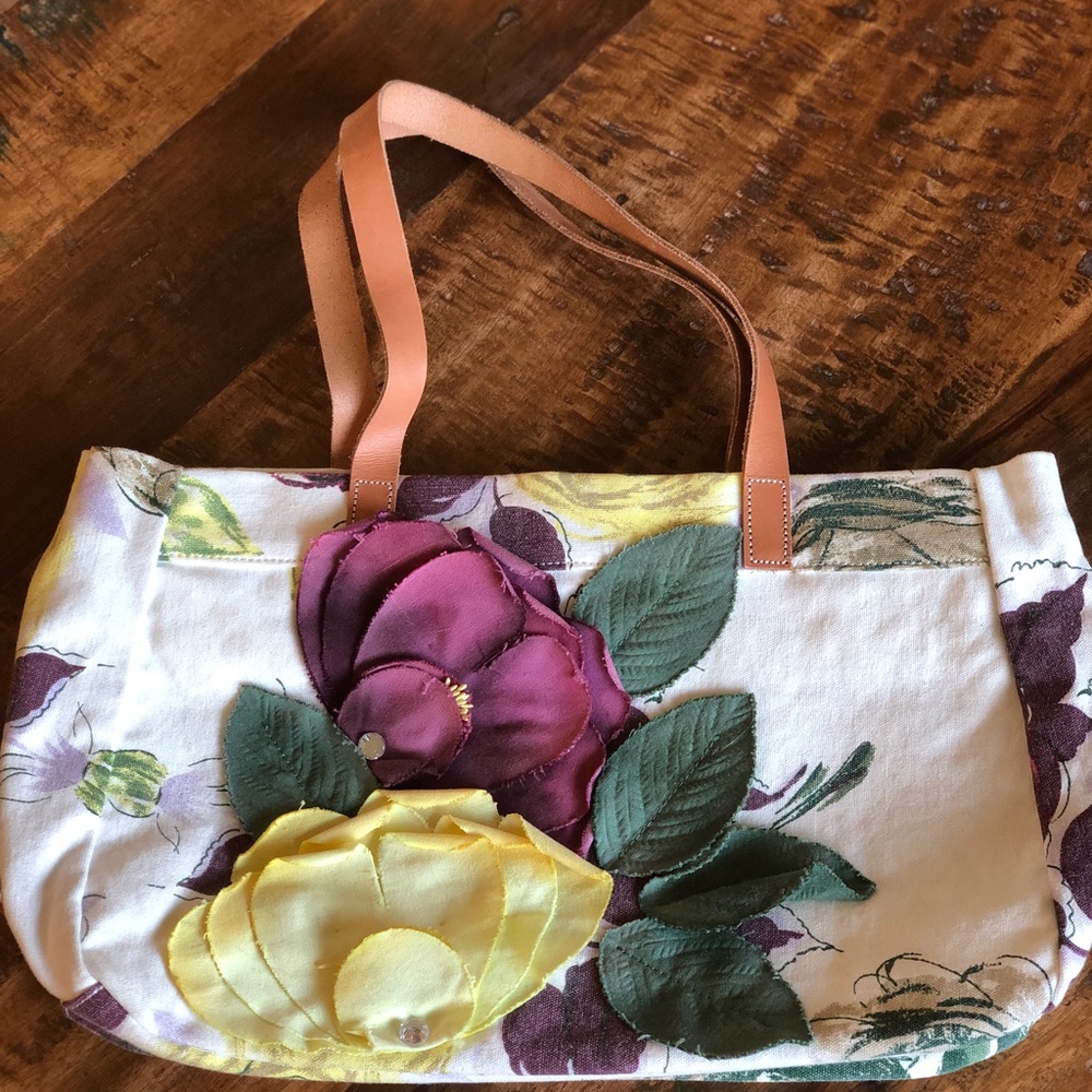 American Eagle flower shoulder bag/tote